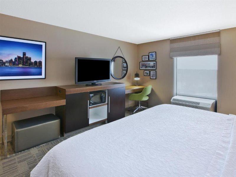 Hampton Inn Commerce/Novi Exteriér fotografie