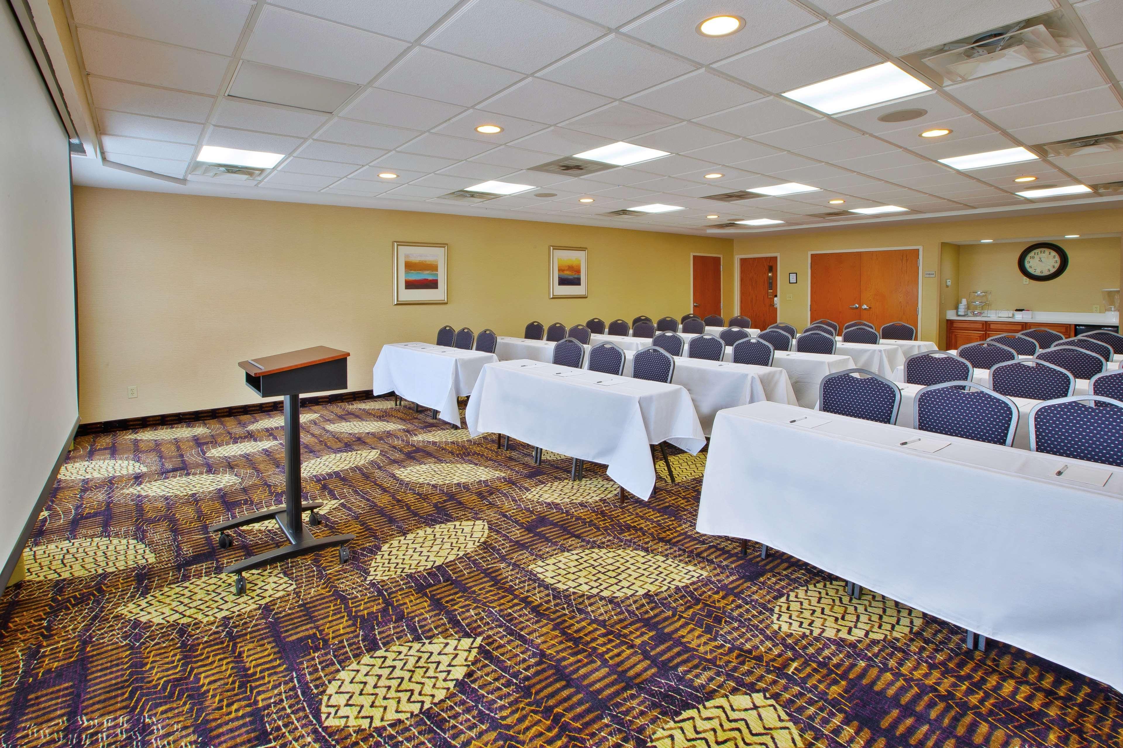 Hampton Inn Commerce/Novi Exteriér fotografie