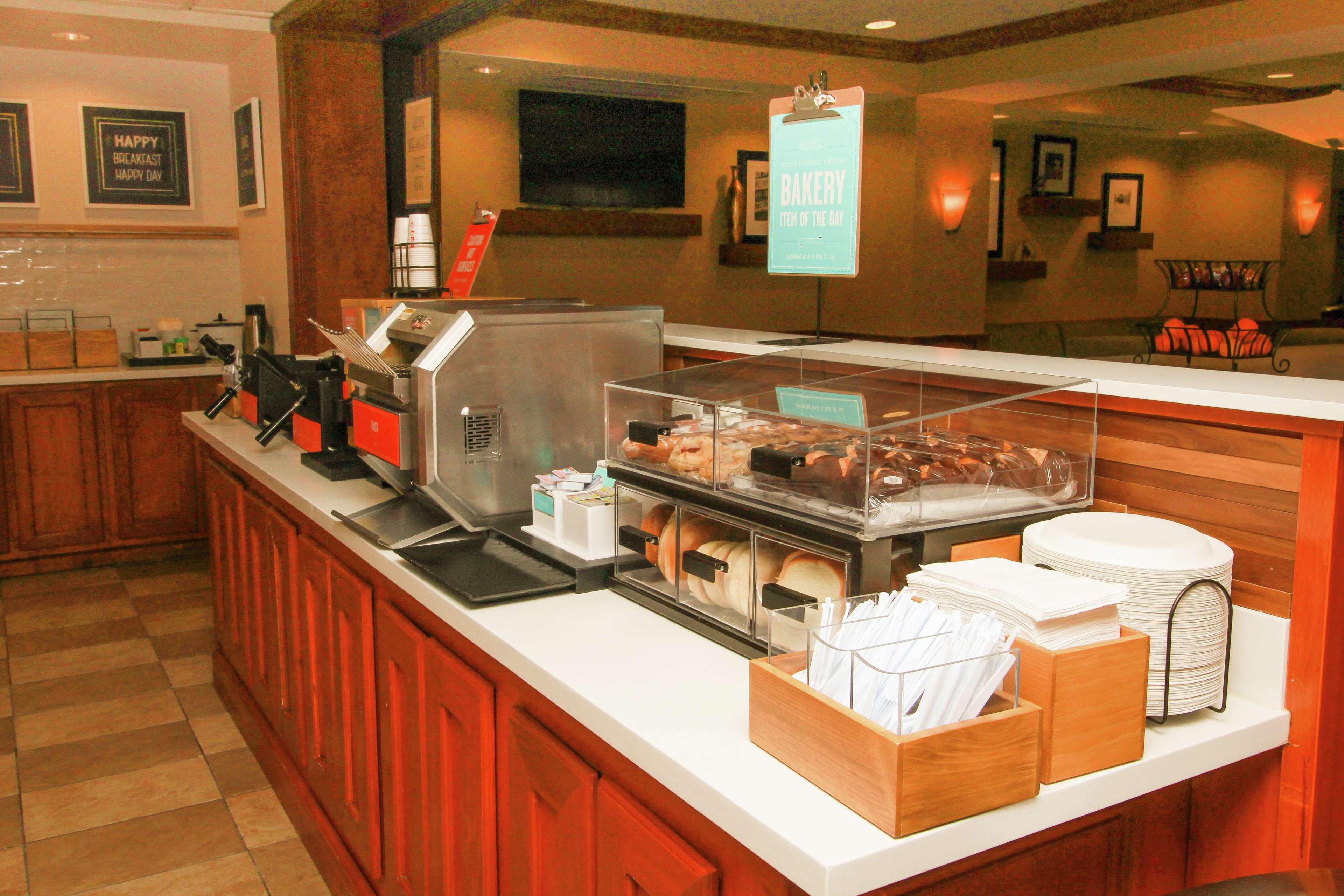 Hampton Inn Commerce/Novi Exteriér fotografie