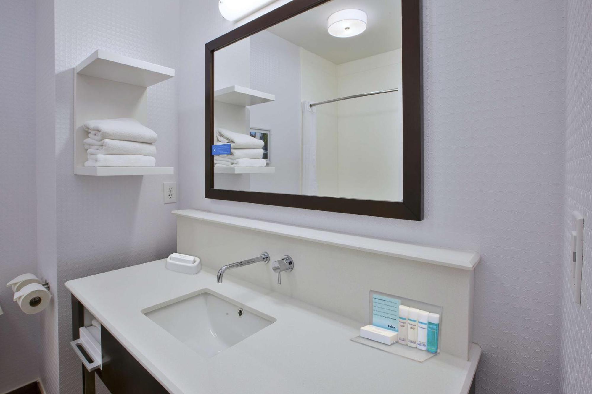 Hampton Inn Commerce/Novi Exteriér fotografie