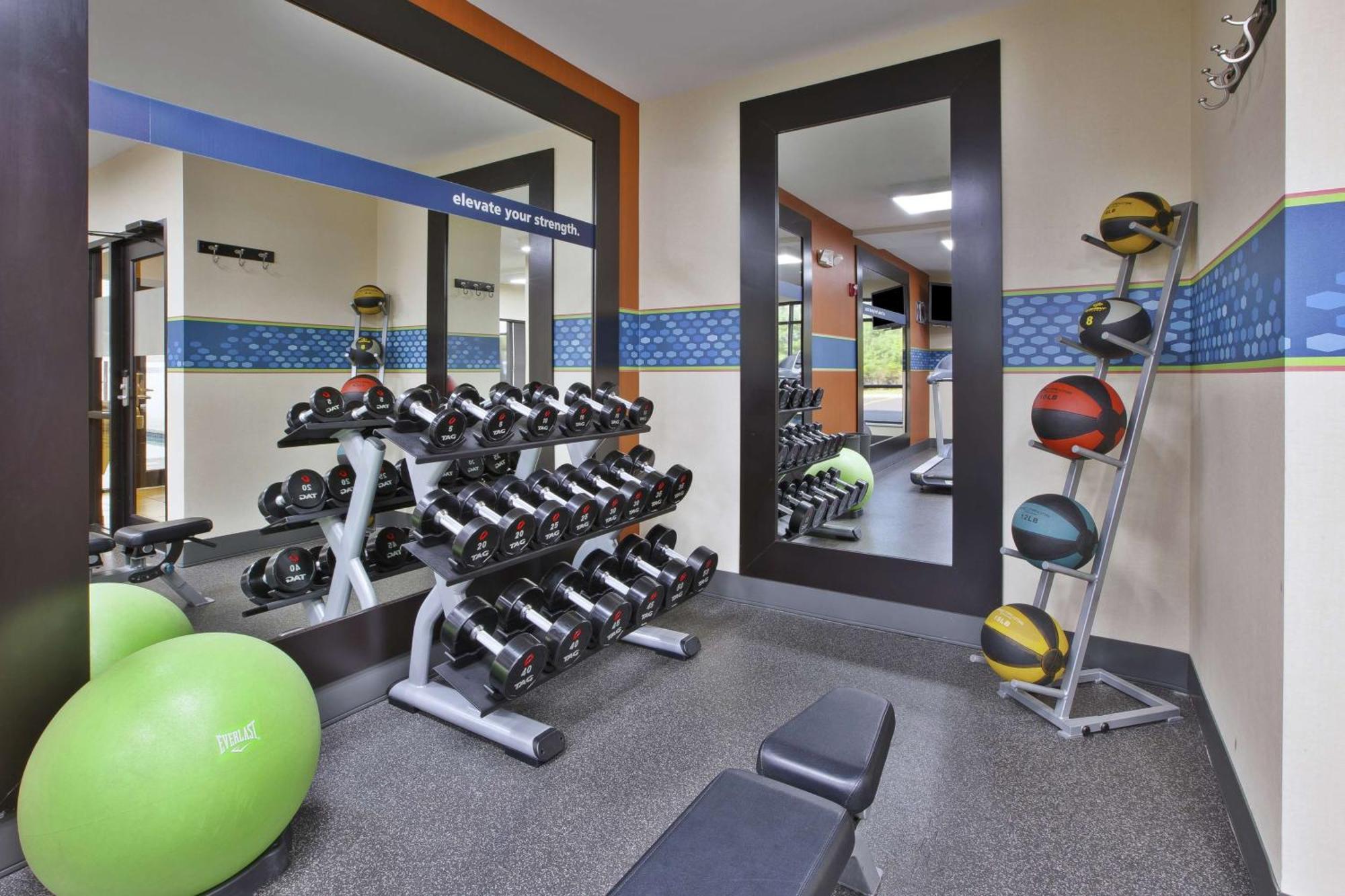 Hampton Inn Commerce/Novi Exteriér fotografie