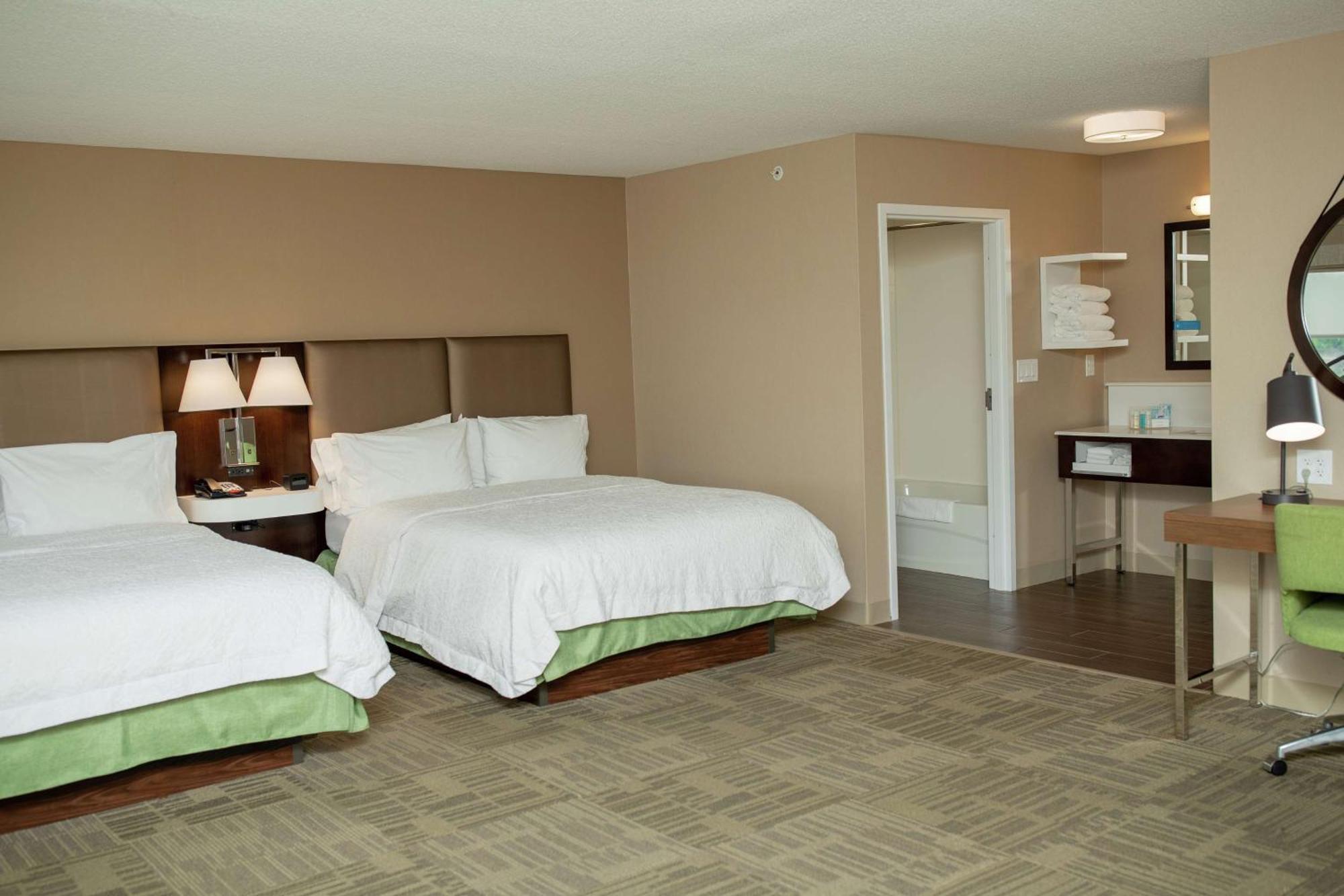 Hampton Inn Commerce/Novi Exteriér fotografie