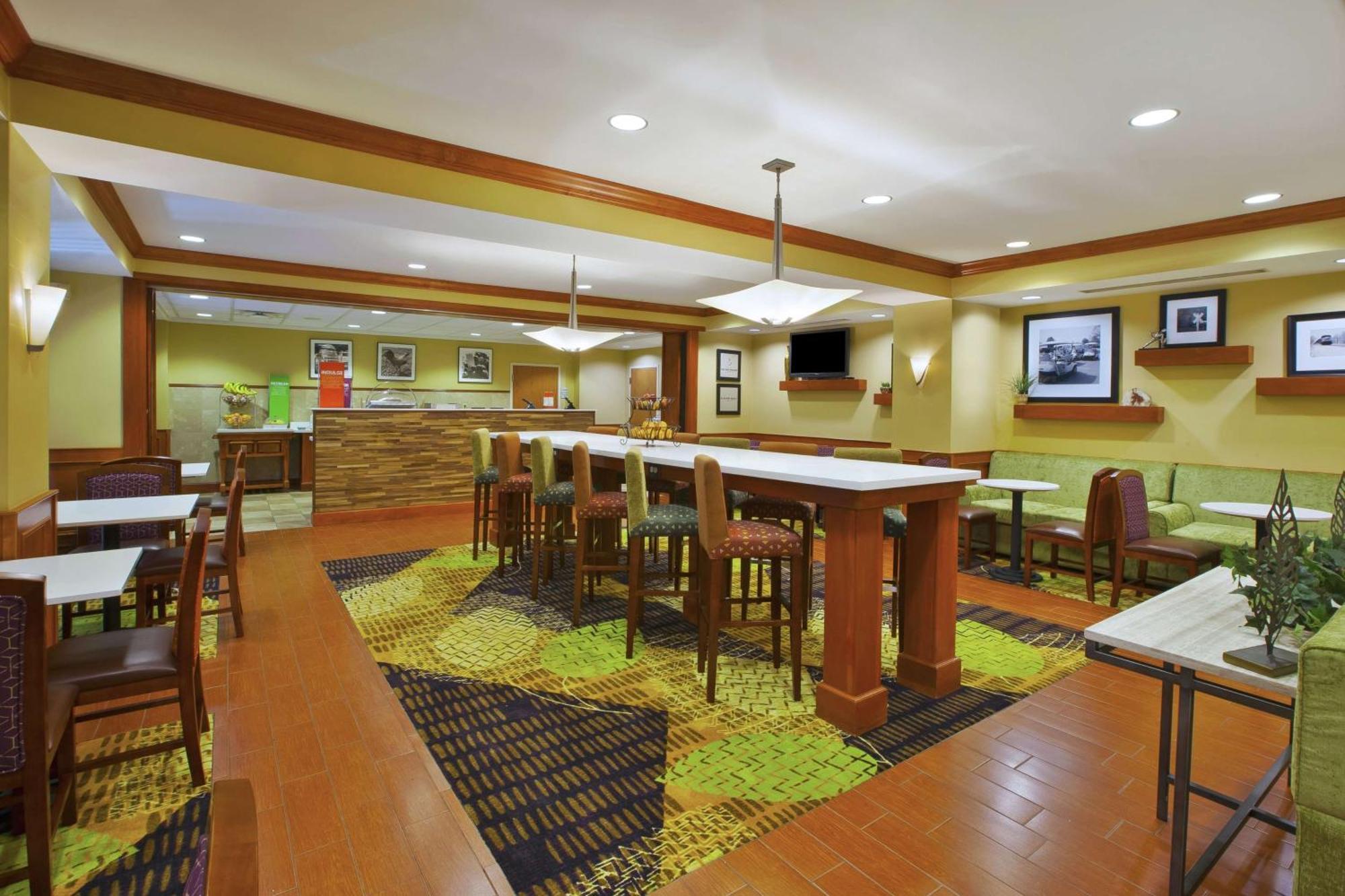 Hampton Inn Commerce/Novi Exteriér fotografie