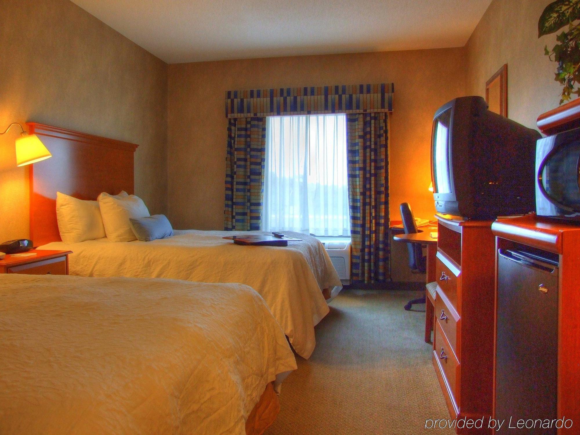 Hampton Inn Commerce/Novi Pokoj fotografie