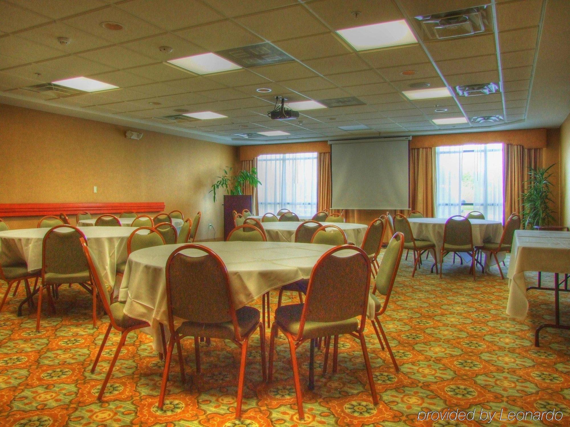 Hampton Inn Commerce/Novi Restaurace fotografie