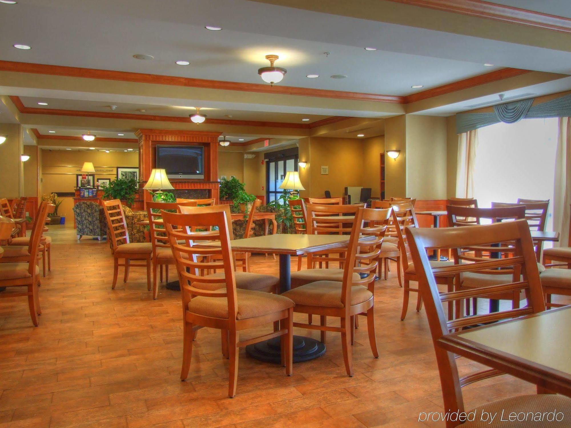 Hampton Inn Commerce/Novi Restaurace fotografie