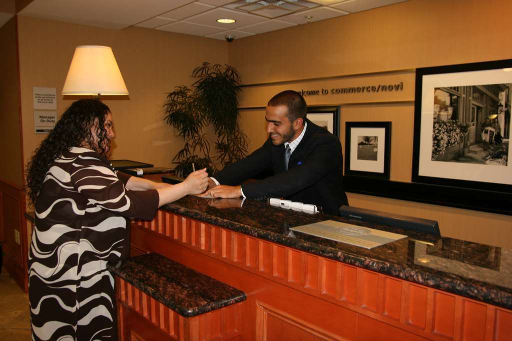 Hampton Inn Commerce/Novi Interiér fotografie